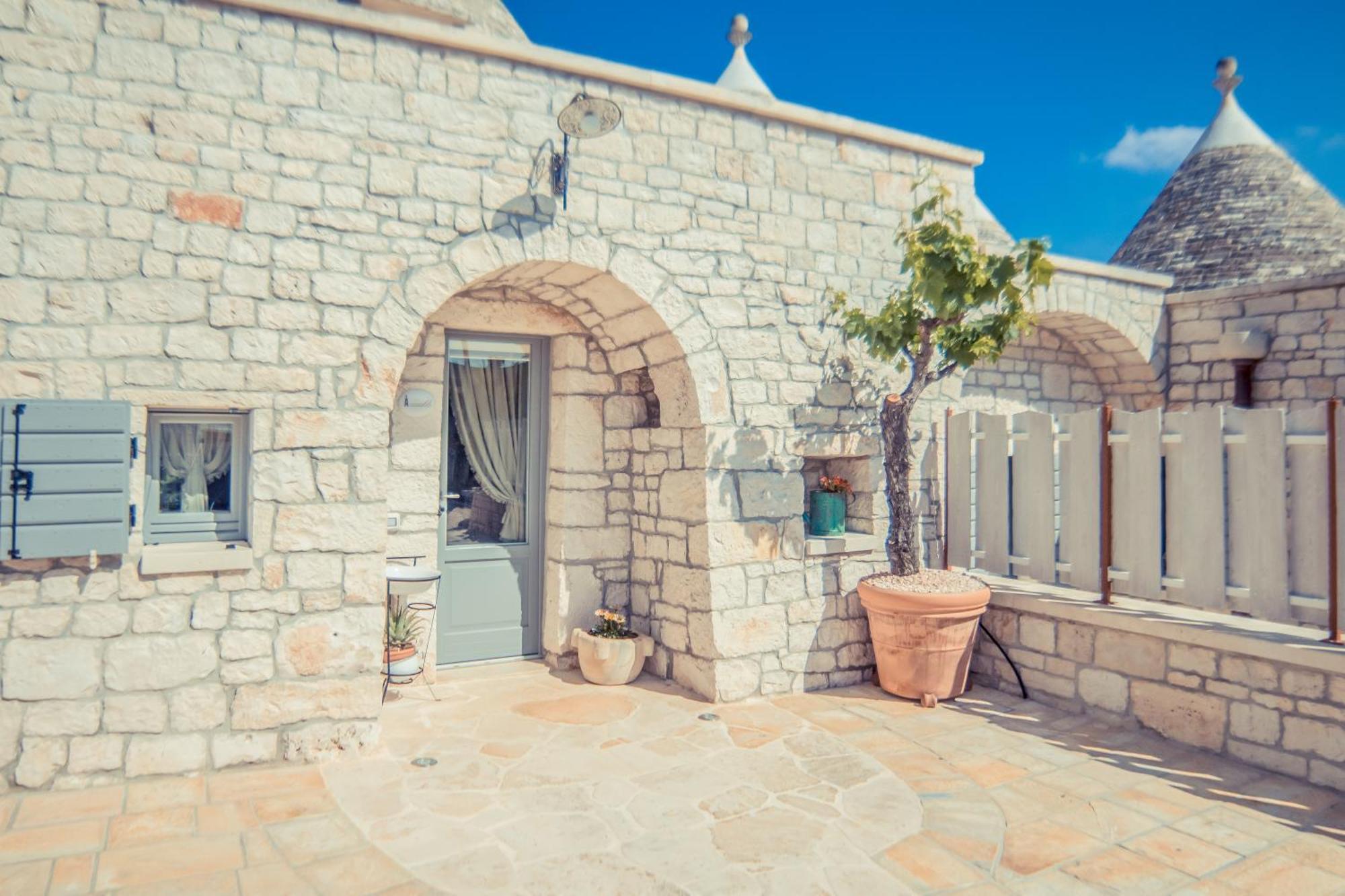 Navolte Trulli E Quiete Con Piscina Villa Locorotondo Luaran gambar