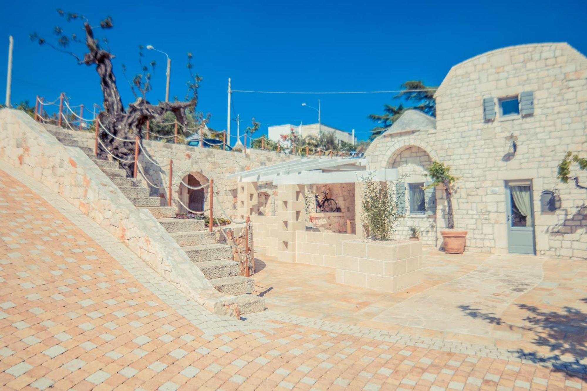 Navolte Trulli E Quiete Con Piscina Villa Locorotondo Luaran gambar